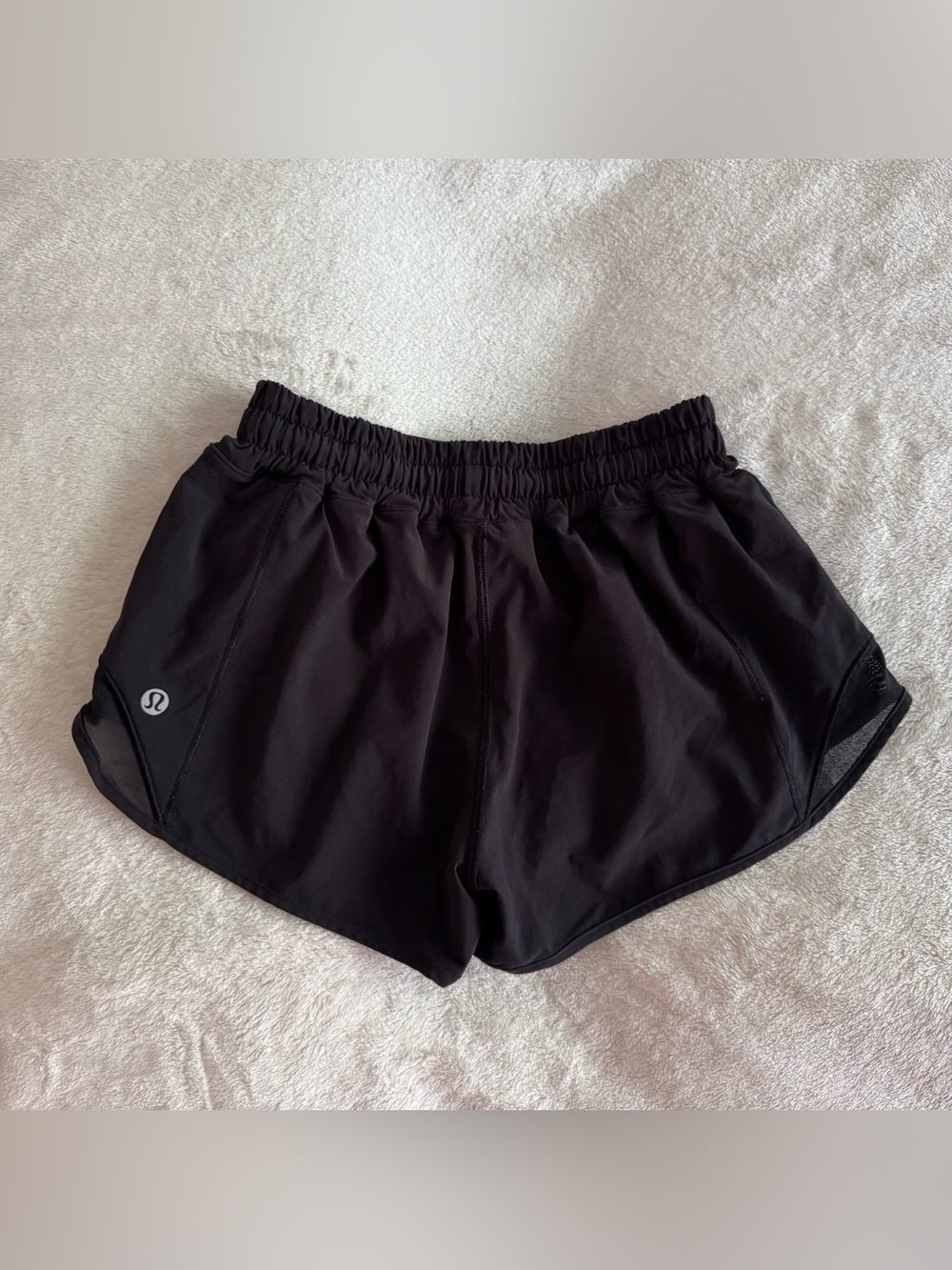 lululemon athletica Black Hotty Hot Low-Rise Lined Shorts 2.5" - Picture 2 of 4